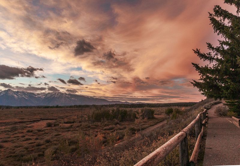 Landscape\n\nTeton Sunset\nGrand Teton NP